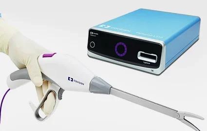 Surgery to remove salivary glands with specialized advanced equipment