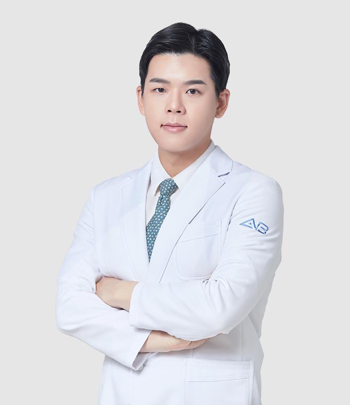 Dr. Cho Kyu-Sang at AB Plastic Surgery