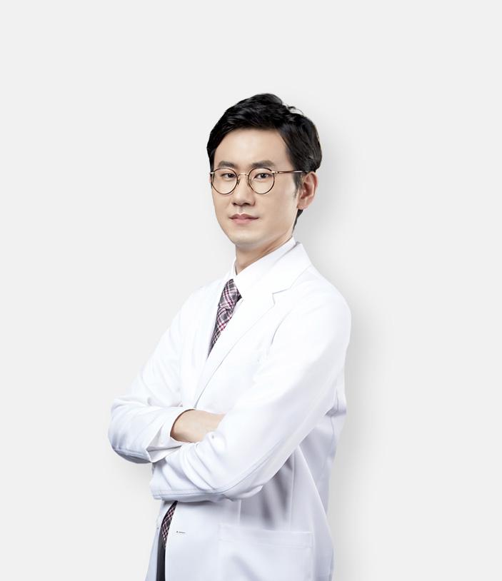 Dr. Ahn Seung-Hyun at AB Plastic Surgery