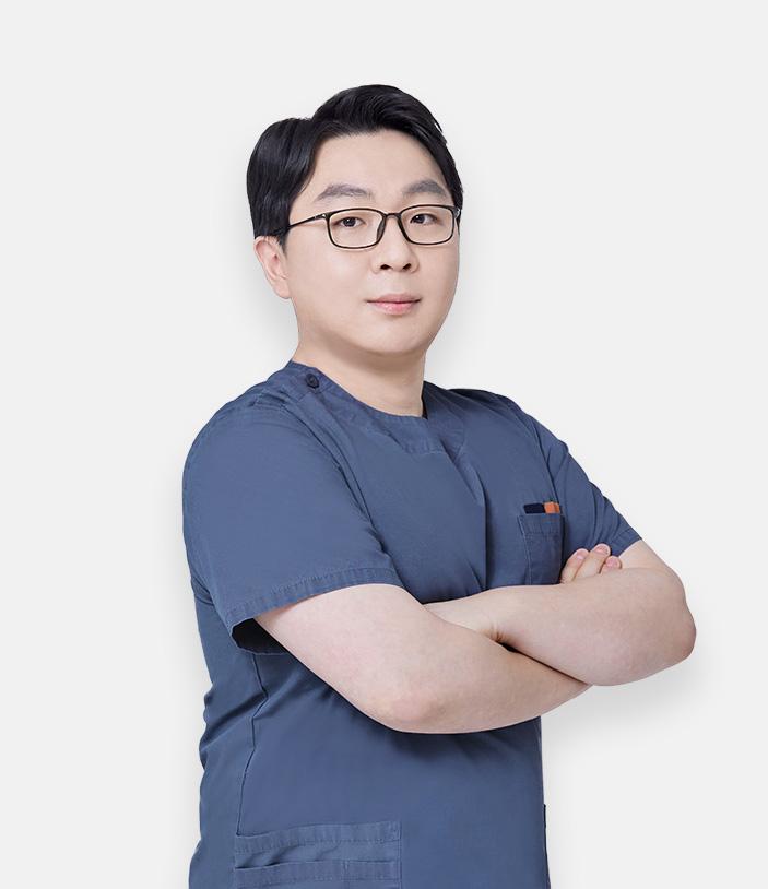 Dr. Kim Tae-Woong at AB Plastic Surgery
