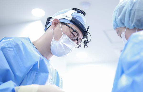 Surgery Performed Directly by the Consulting Specialist
