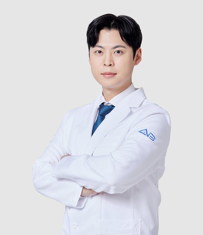 Dr. Han Man-Woong at AB Plastic Surgery