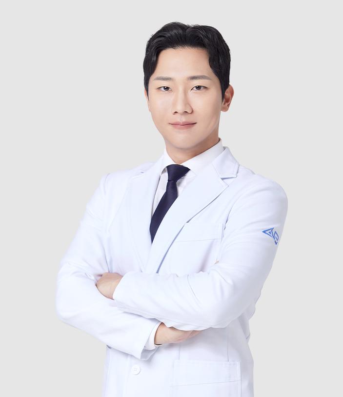 Dr. Koo Won-Young at AB Plastic Surgery